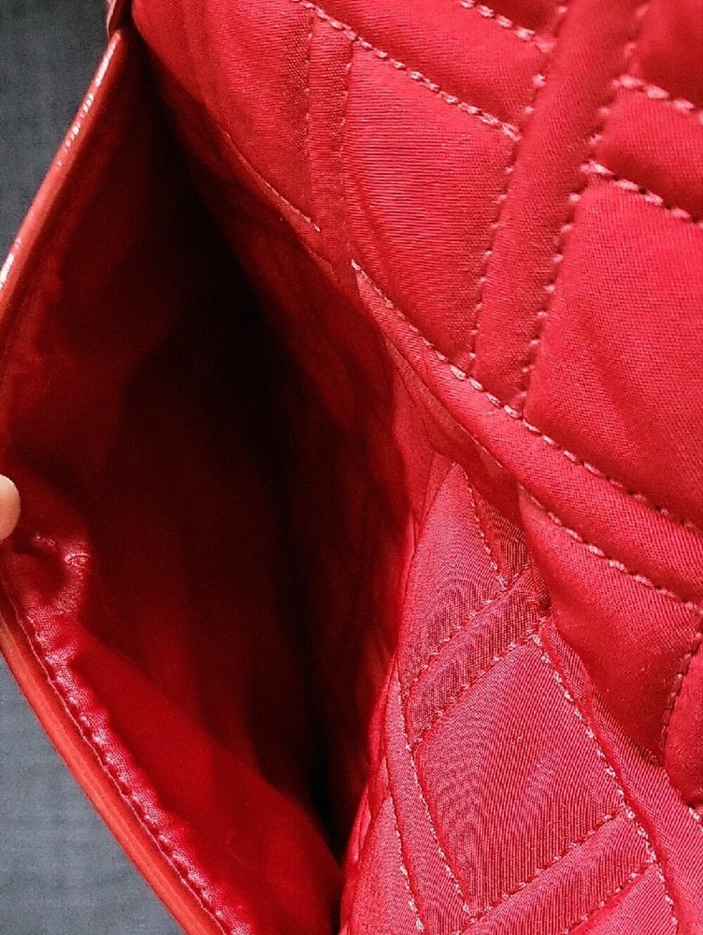 Vera Bradley Trimmed Vera Tote – Tango Red – NWT - Picture 4 of 16